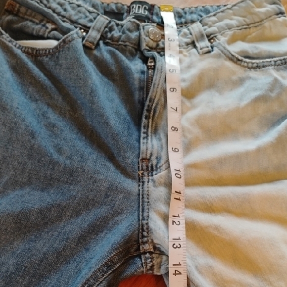 BDG Blue Straight-Leg Jeans with Bold Two-Tone Style.Mom High Rise, Size 28. - Picture 10 of 11